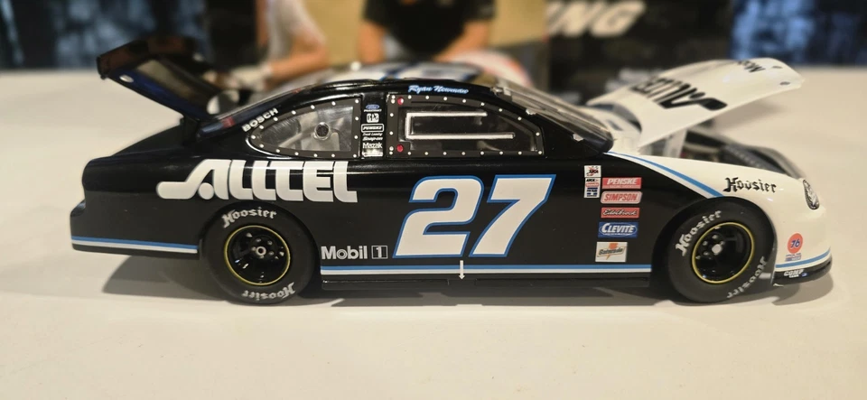 2000 #27 Ryan Newman Alltel Ford 1st ARCA win SIGNED WITH PHOTO 1:24 Diecast - Image 4 of 4