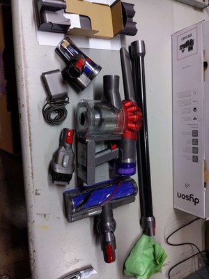 Dyson V8 Origin Stick Vacuum Cleaner Red   Battery Damaged (Open-Box)