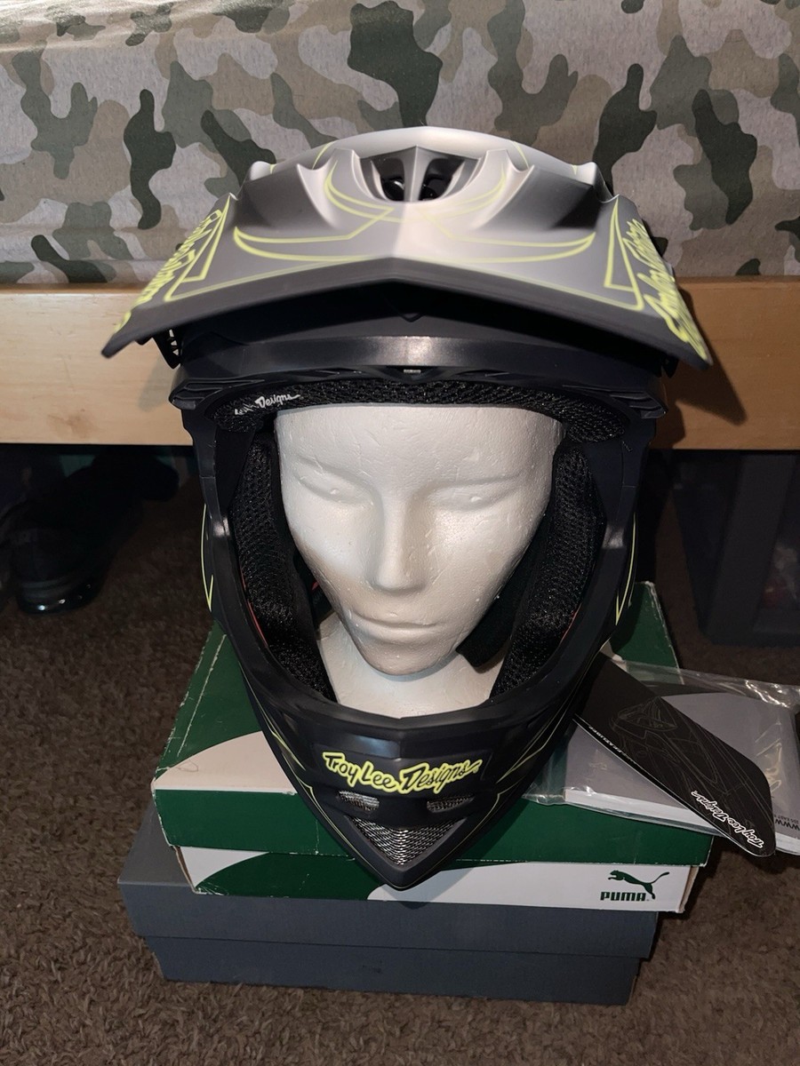 Troy Lee Designs D3 Fiberlite Helmet Spiderstripe Gray/ Yellow