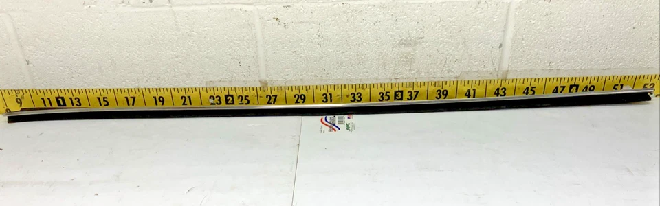 New OEM GM RH Exterior Belt Sealing Strip 9882228 1973-1977 Buick Century (Bin82 - Image 4 of 4