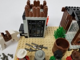 LEGO Western 6755 Sheriff's Lock-Up Complete Cowboys Bandits