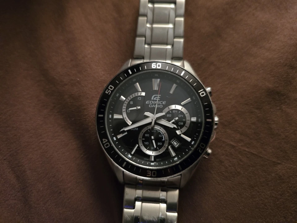 EDIFICE CASIO Herren Armbanduhr Edelstah, massiv wasserdicht, Nicht Geprüft  - Bild 1 von 3