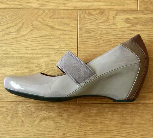 Clarks Ladies Court Shoes Softwear Wedge Heel Elastic Strap Patent Leather UK 9W - Picture 6 of 11