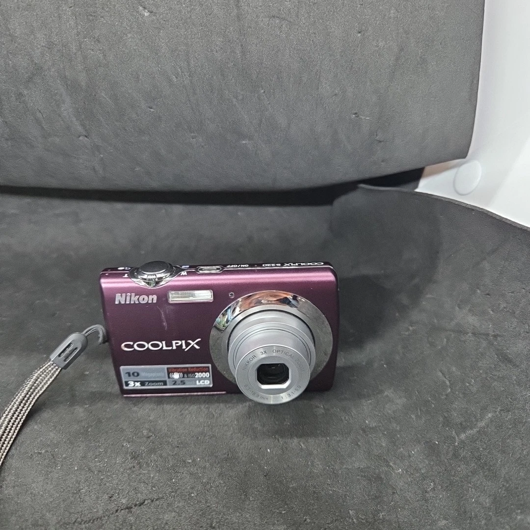 Nikon COOLPIX S230 （濃いピンク） Nikon Coolpix S30 Digital Camera (Pink) 26318 B&H Photo Video