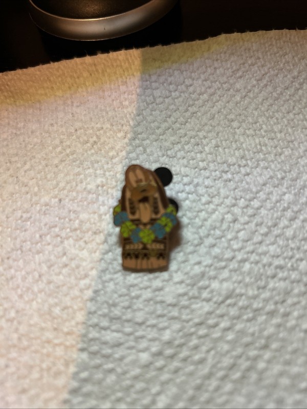 Tiki Gods Pluto Hidden Mickey Series Disney Lanyard Trading Pin