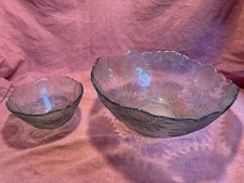 Vintage Sunflower Green Glass Serving Bowls 6" & 11" Diameters Chip & Dip