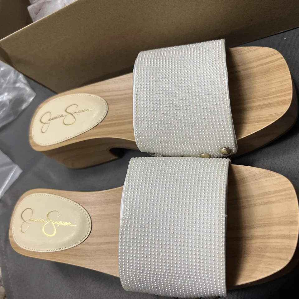 Zuecos de cuero blanco Jessica Simpson Foto 4 de 4