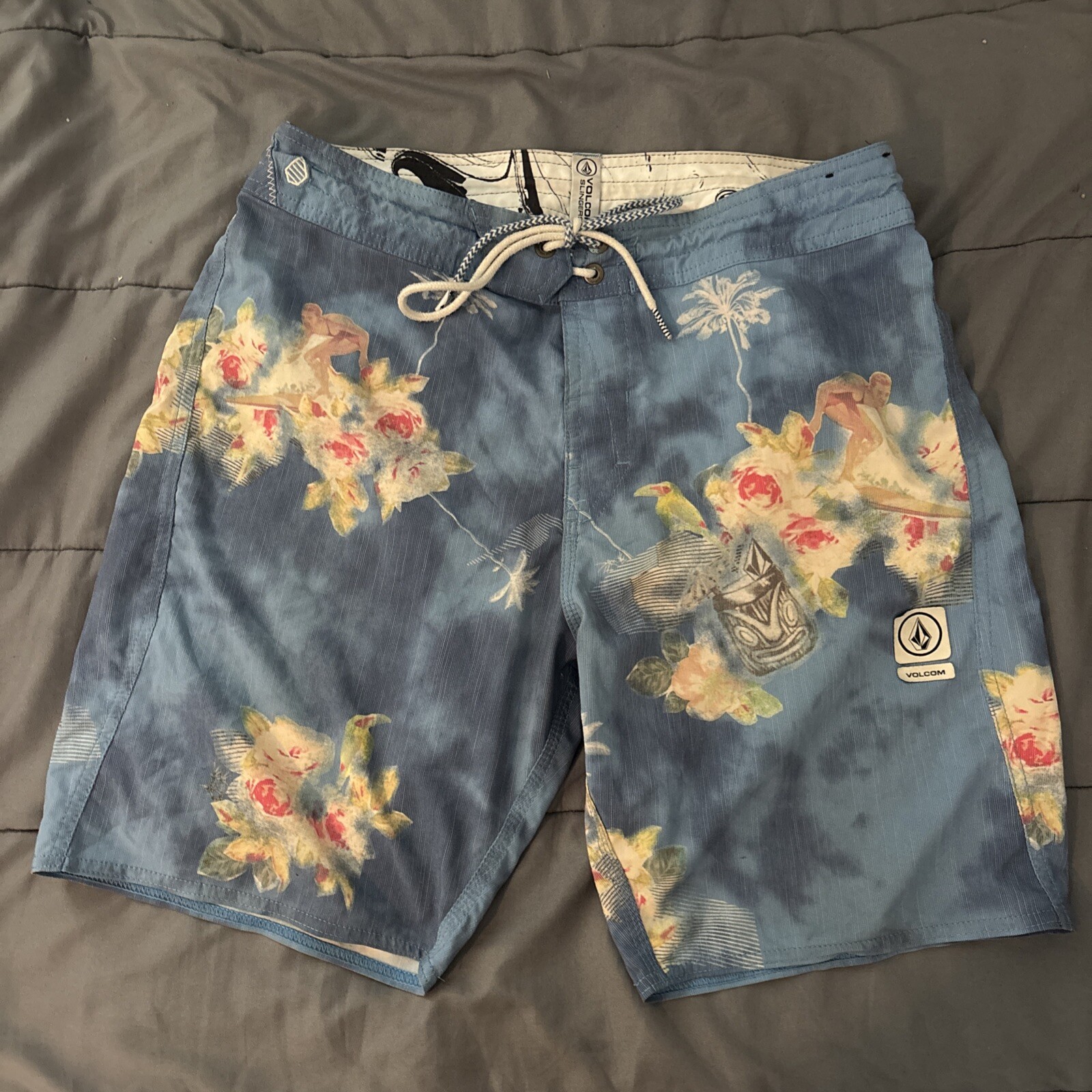 Hawaii Volcom Slinger Shorts