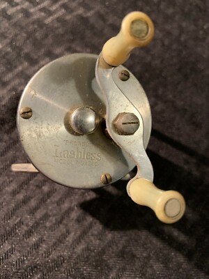 Vintage Bronson Lashless Level Winding Casting Reel No. 1700 With Box