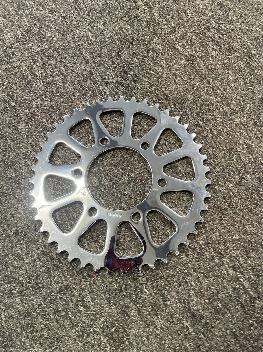 Kawasaki, ZX6 520 Pitch 43 Tooth Oem Rear Hub Sprocket Chrome