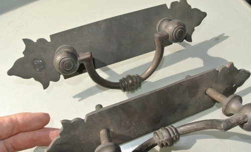 2 large BOX HANDLES vintage aged style solid Brass DOORS very heavy 10 " bolt B - Picture 5 of 5