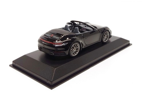 Minichamps 1:43 Porsche 911 Carrera 4 Cabriolet (992) in Black (Dealer Edition) - Picture 9 of 9