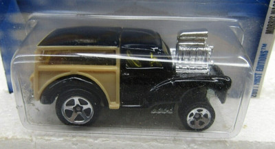 HOT WHEELS 2001 MORRIS WAGON #47