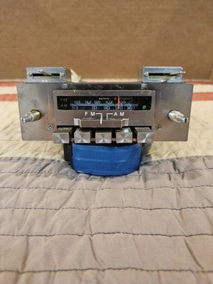 Vintage Datsun Hitachi model KMS-4001ZA AM/FM car radio