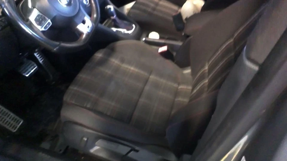 Used Automatic Transmission Shift Lever Assembly fits: 2010 Volkswagen Golf gti - Image 3 of 4