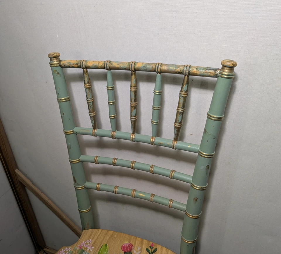 Cadeira estilo chiavari vintage chique gasto pintada à mão floral madeira bambu falso - Imagem 2 de 4