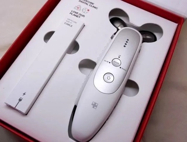 Medicube AGE-R DERMA EMS SHOT Facial Beauty Device Lift up care