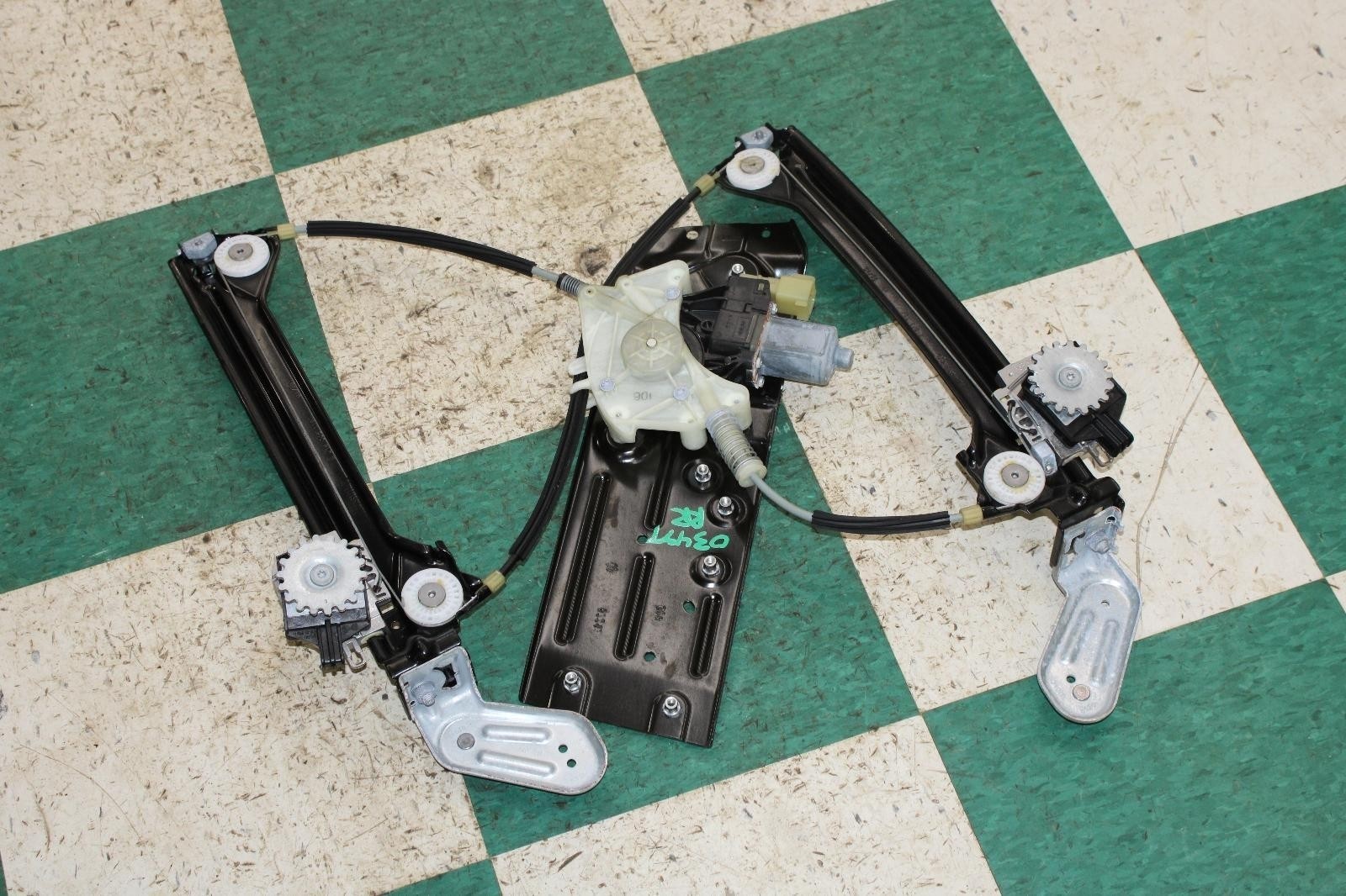 Maserati Quattroporte 2014-2024 Rear Right Window regulator