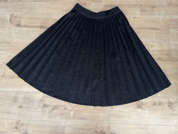 Dangerfield Black Sparkle Pleat Unfinished Hem Skirt Size 10