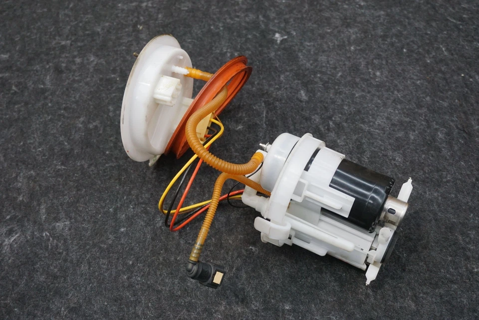 Tank Mounted Fuel Pump Assembly 3.0L V6 OEM 4M0919087F Audi Q7 4M 2020-23 - Image 2 of 4