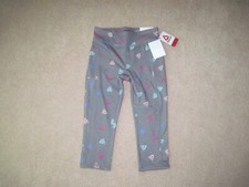 NWT REEBOK GIRLS CAPRI LEGGINGS ON GRAY, 7-8, MOISTURE MANAGEMENT FABRIC,2 POCKT