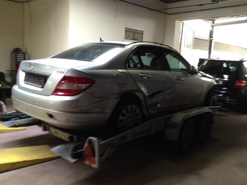Mercedes Entriegelung Sitzbank links A2049200372 A2049200164 W204 Limousine - Bild 8 von 11