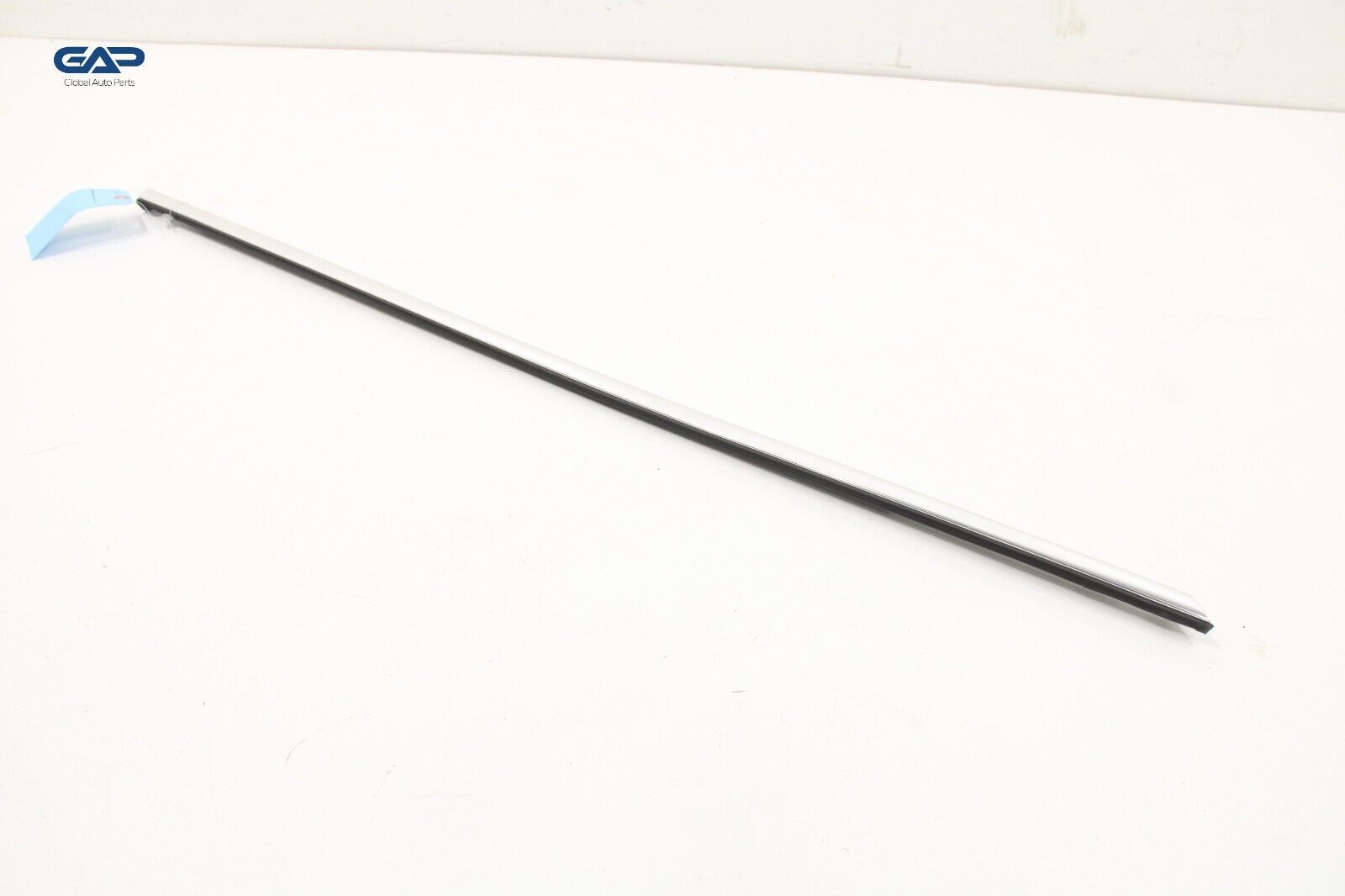 2023-24 MASERATI GRECALE FRONT RIGHT PASSENGER SIDE DOOR WINDOW BELT MOLDING OEM