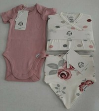 Gerber Modern Moments Baby Girl's 3 Piece Gift Set NEW Size 0-3 Months Stylish