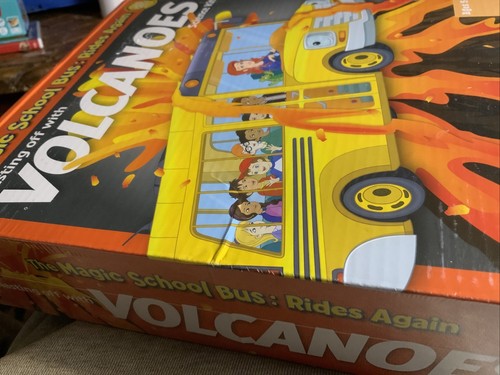 Magic School Bus Blasting Off w/ Erupting Volcanoes - Science Kit Factory Sealed - Picture 3 of 3