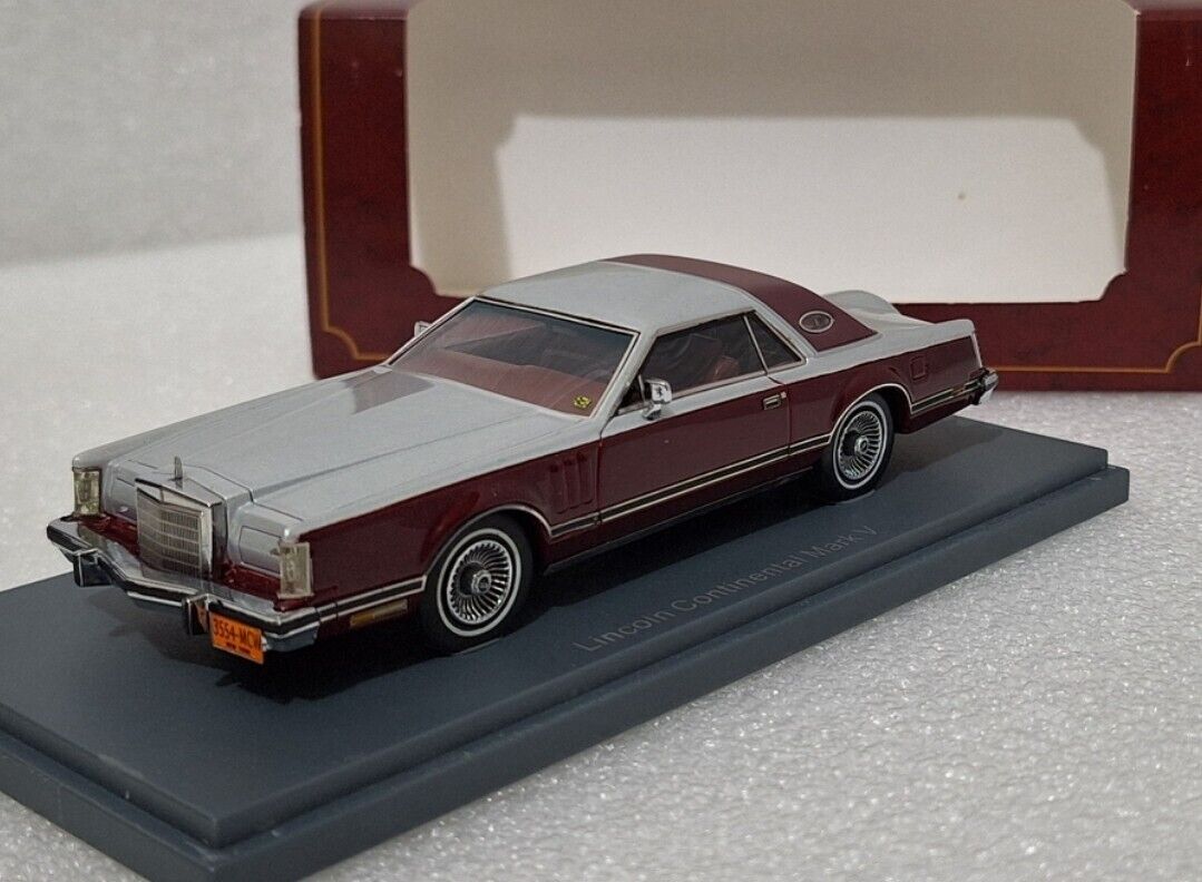 Lincoln Continental Mark V Silver Dark Red 1979 1:43 Neo Lincoln Continental Mark V Silver Dark Red 1979 1:43 Neo