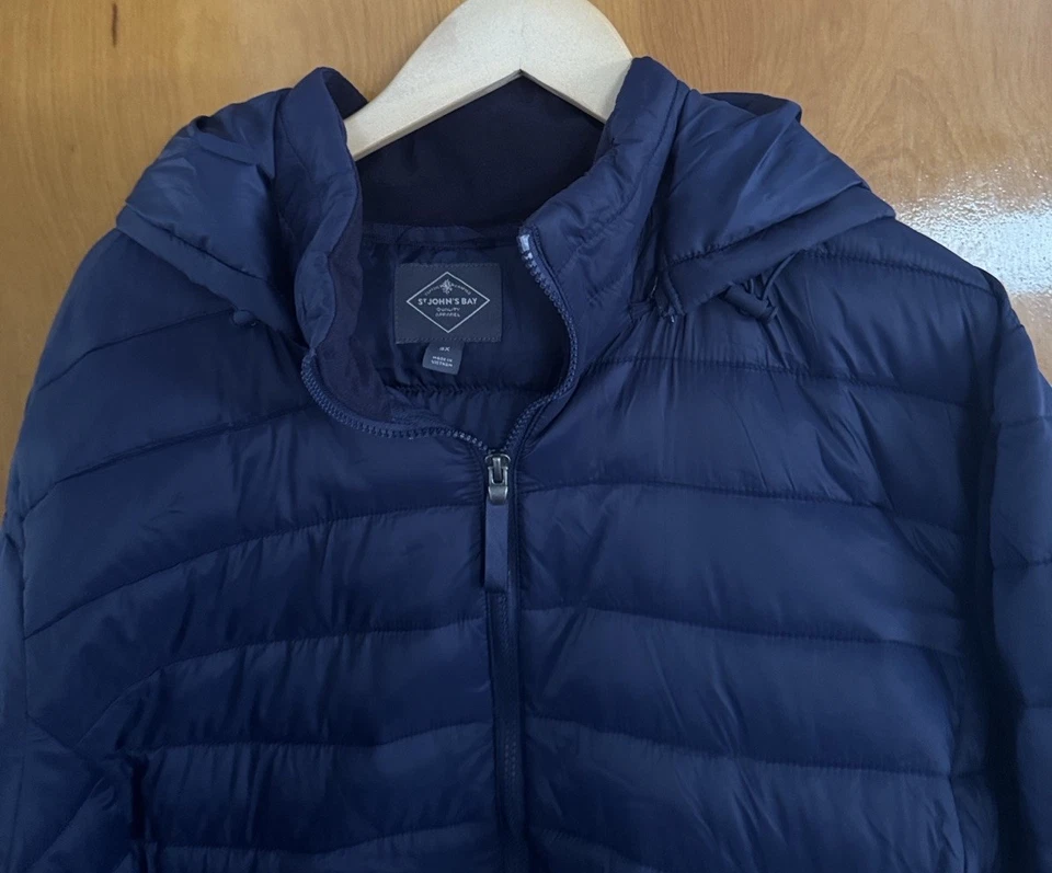 Chaqueta acolchada azul marino para mujer 3 bolsillos con cremallera Foto 2 de 4