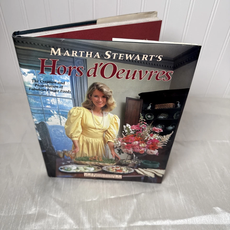 Martha Stewart 1984 First Edition Hors D'Oeuvres Cookbook Vintage Party Recipes - Image 2 of 4