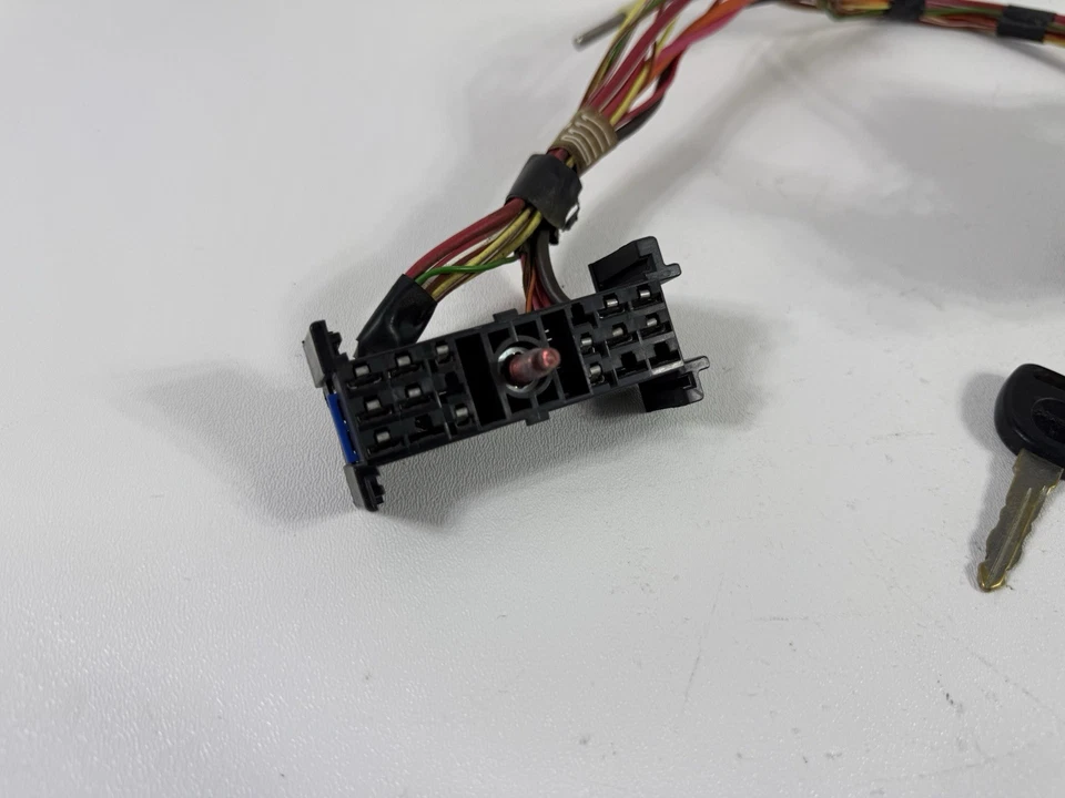 Conjunto de interruptor de carcasa de cilindro de encendido GM S10 Blazer 2000-2005 con (1) llave OEM Foto 3 de 4