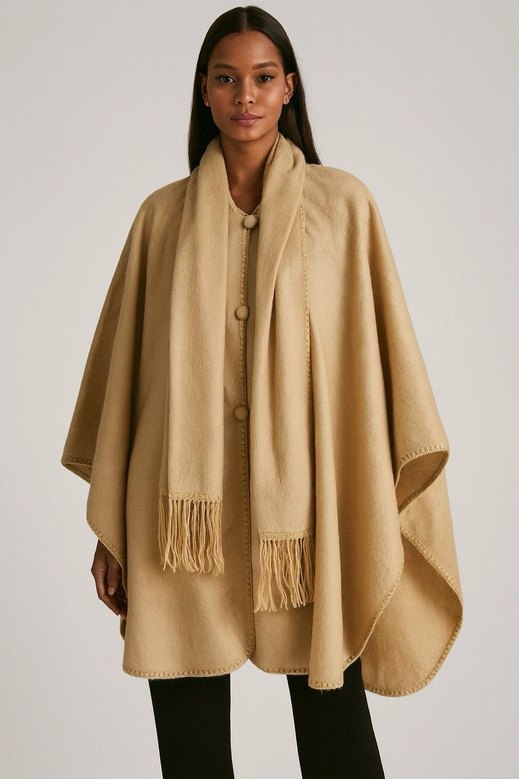 Alpaca Camargo Cape Poncho Cardigan Wrap Oatmeal ONE SIZE
Opens in a new window or tab