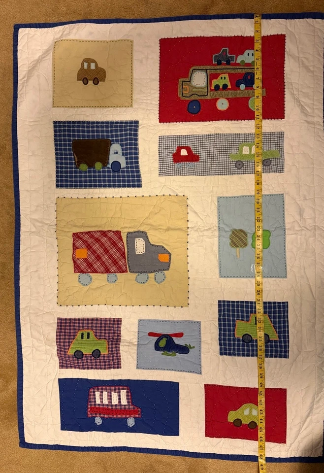 Edredón Pottery Barn para niños con tema de coche pequeño 34,5”x48,5” ver fotos usado Foto 2 de 4