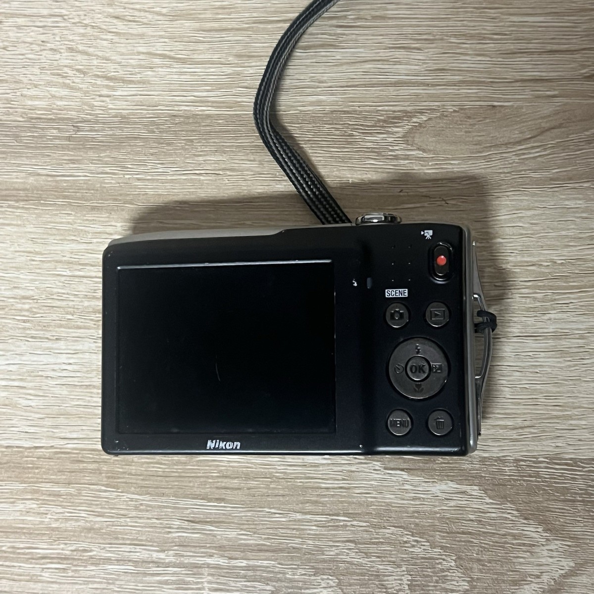 Nikon Coolpix S3300 Digital Compact Camera w/ Nikkor 6x Wide Zoom
