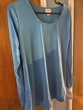 LulaRoe Lynnae Top Blouse Med or Small New With Tags YOUR CHOICE OF SIZE