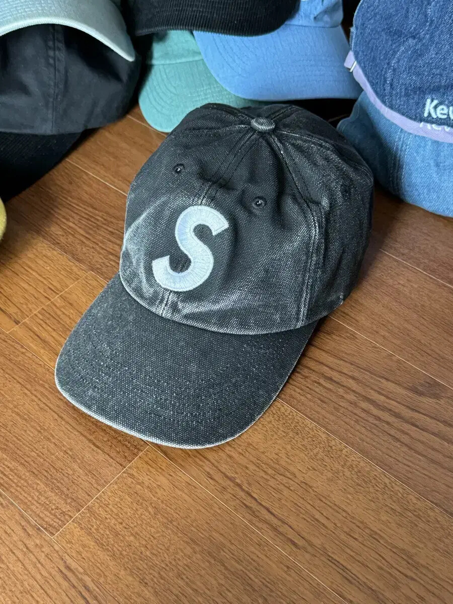 帽子 23SS Supreme pigment canvas slogo6-panel Supreme Pigment Canvas S Logo 6-Panel Black - SS23 - US