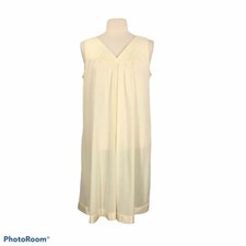 Vanity Fair Vintage 60's 70's Ivory Night Gown, Negligee, Flower Applique, Large