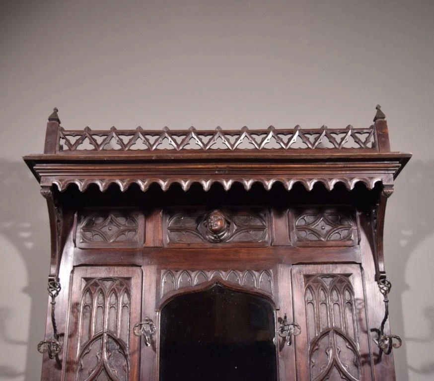 Antiguo soporte gótico francés para árbol/salón/abrigo/sombrero en madera maciza de roble Foto 4 de 4