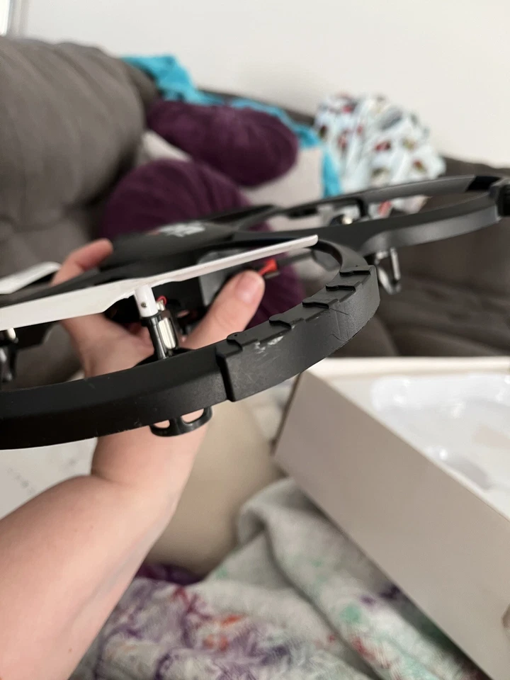 UDI R/C U818A 2.4GHz 4 CH 6 Axis Gyro RC Quadcopter with Camera RTF Mode 2 - Image 4 of 4