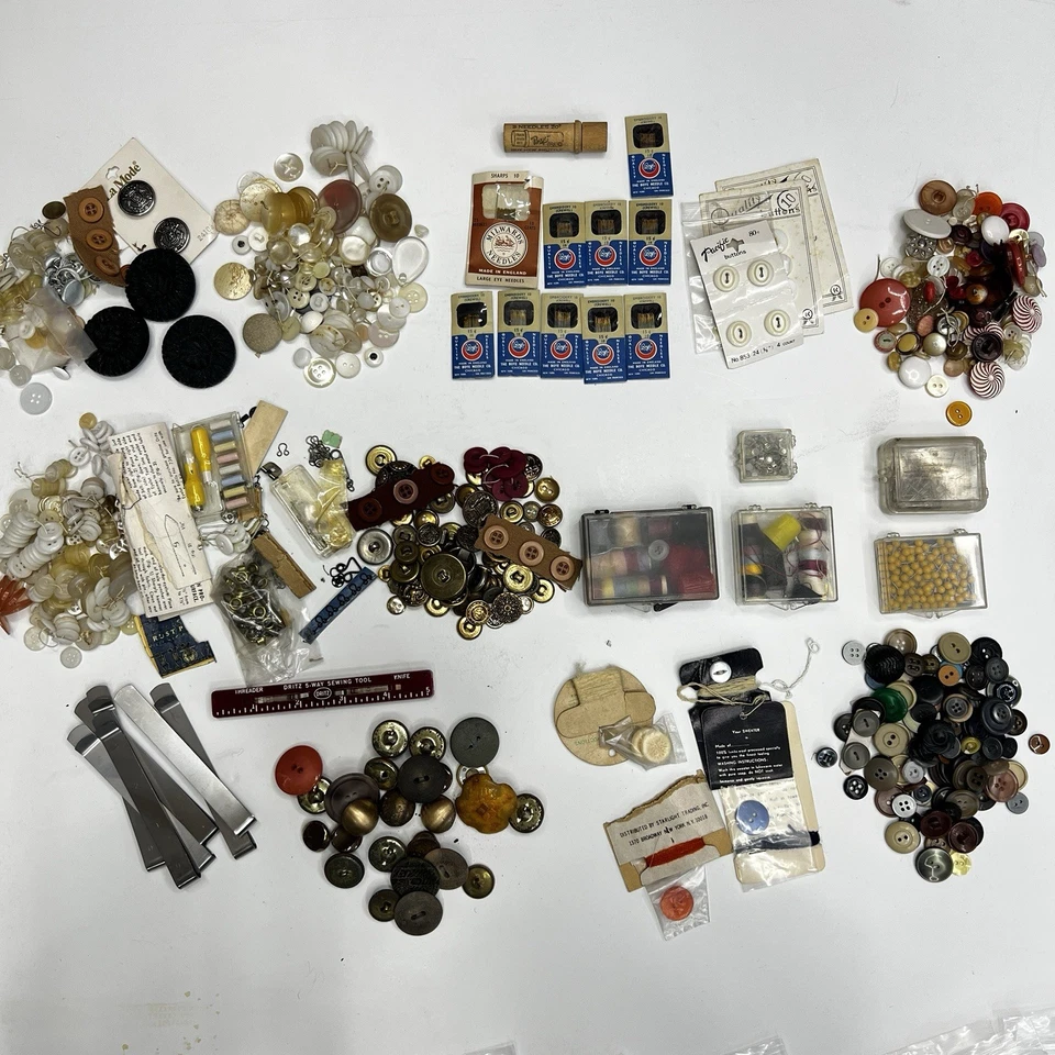 Vintage Sewing And Button Lot - Image 2 of 4
