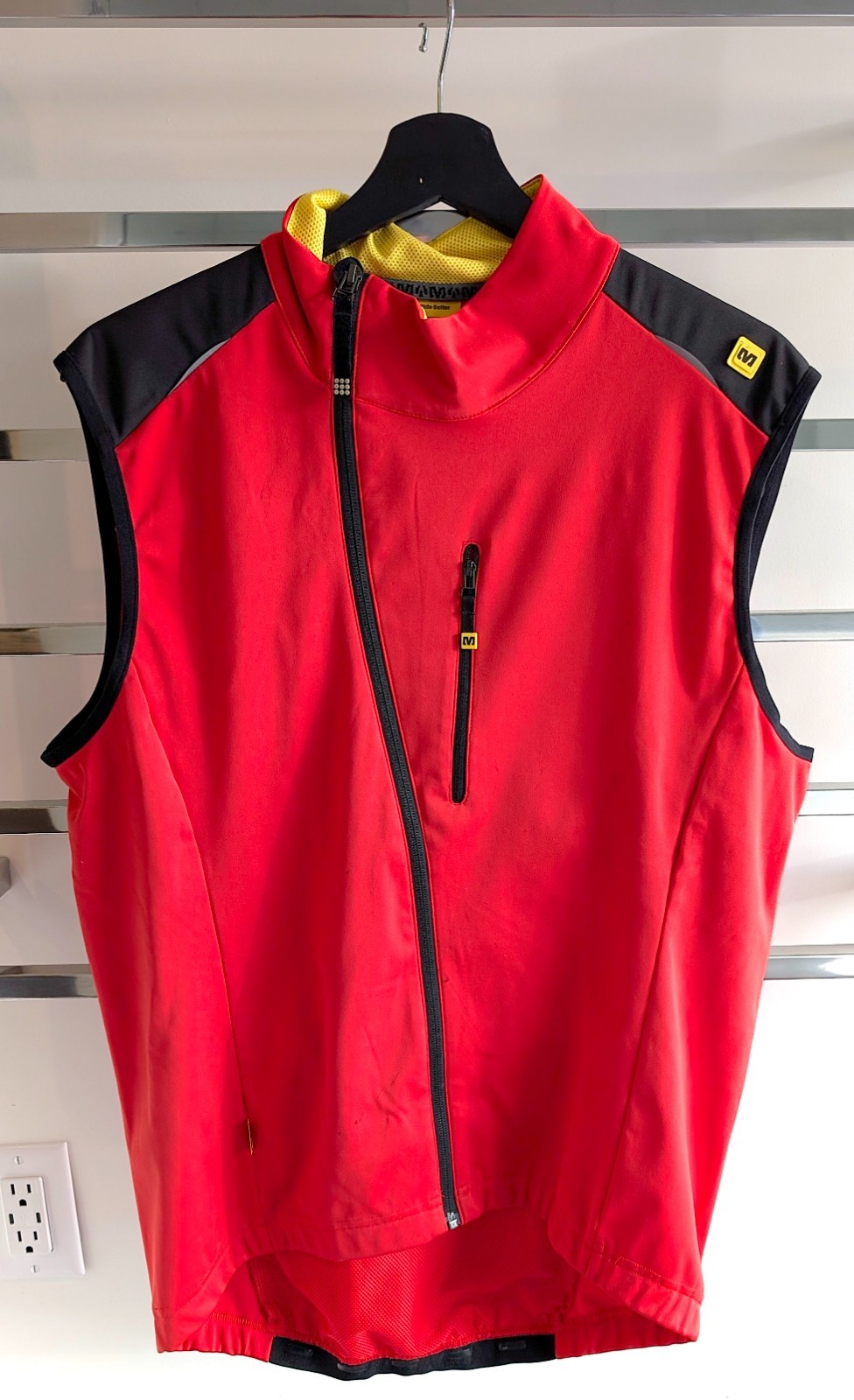 Mavic Cycling Wind Vest Men Large Red Yellow Road Bike Windproof