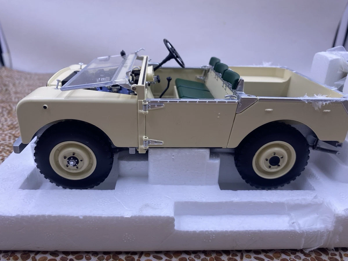 MINICHAMPS Land Rover 1:18 Scale Diecast Cars, Trucks & Vans for