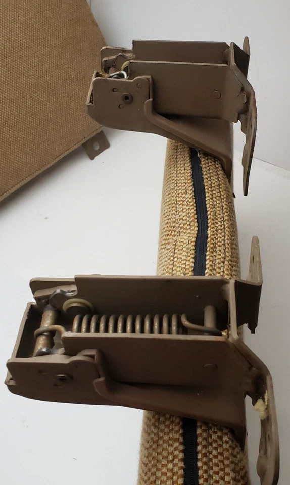 Желтовато-коричневое заднее сиденье Cab Plus 1986-1993 Mazda B2600 B2200 B2000 расширенный пикап 86-93 - Изображение 3 из 4