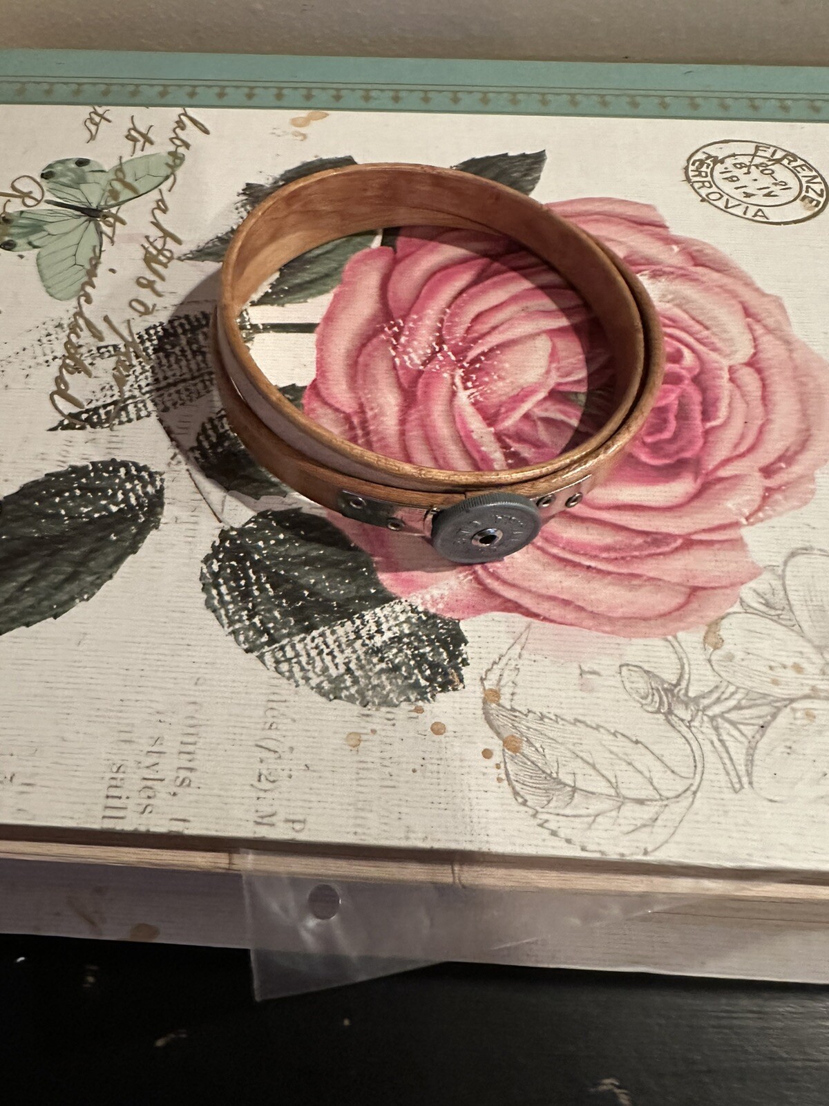 Vintage Queen Embroidery Hoop Wood Wooden 4” Felt Lined Wheel Tension Antique eBay