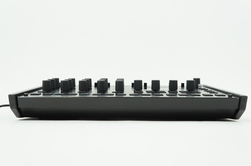 KORG drumlogue Hybrid Drum Machine Analog Digital Synthesis Sampler Effects MINT - Picture 5 of 11