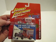 NIP JOHNNY LIGHTNING CLASSIC PLASTIC ICE CREAM TRUCK BARRIS RED