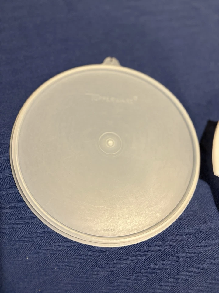 Tupperware Vintage Suzette White Divided Relish Server With Burp Seal Lid #608 - Image 3 of 4