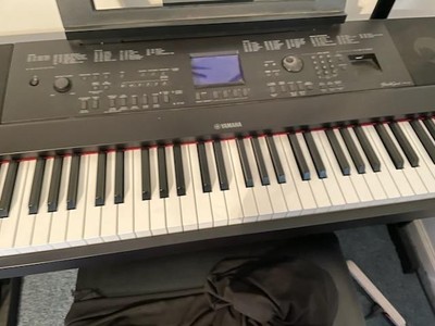 YAMAHA ELECTRIC ORGAN / DGX-660 / EXCELLENT CONDITION!